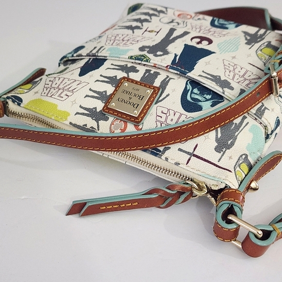 DOONEY & BOURKE STAR WARS THE FORCE AWAKENS LETTER CARRIER CROSSBODY BAG 2015 - Picture 2 of 10